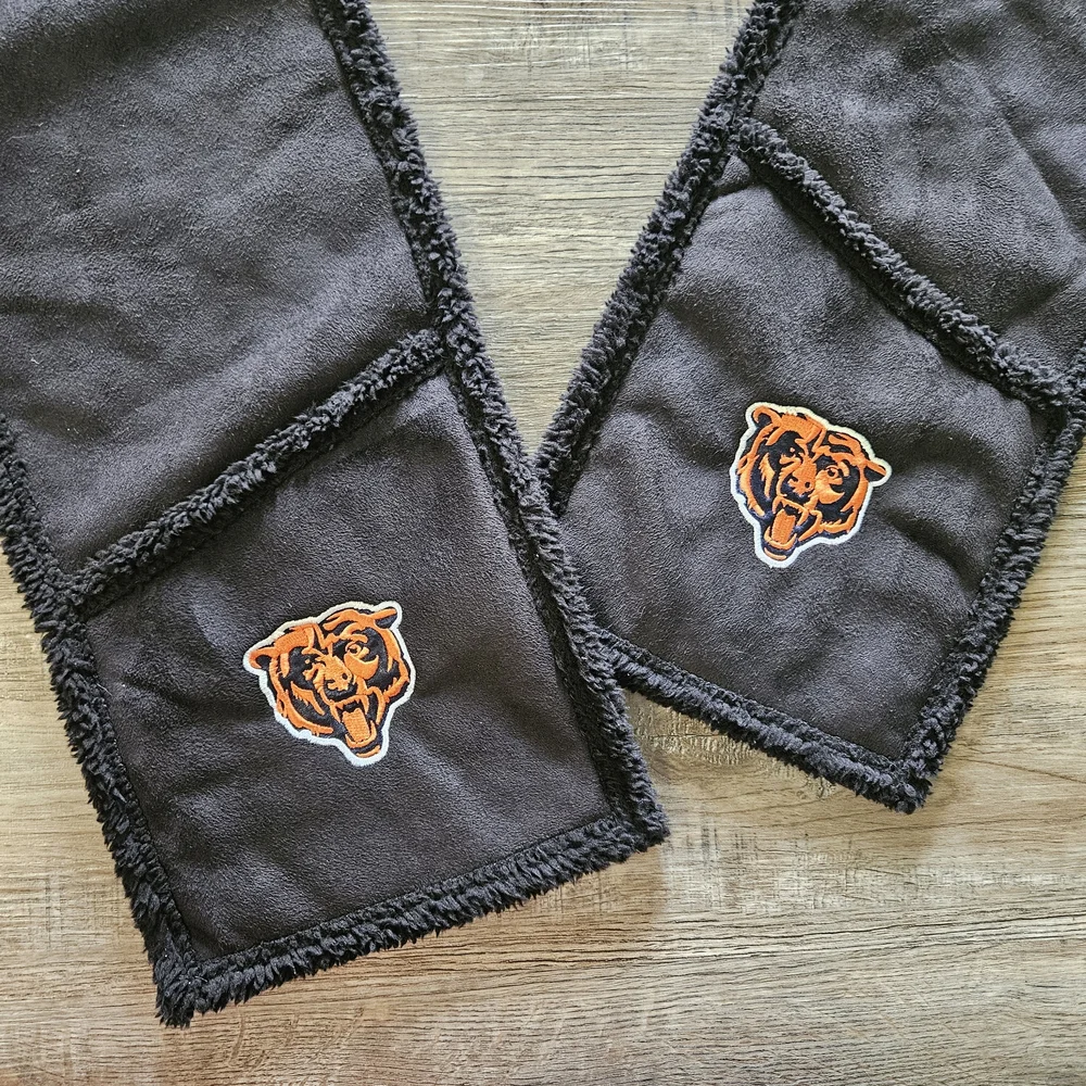 NFL Chicago Bears Black Fleece Scarf With Pockets‎